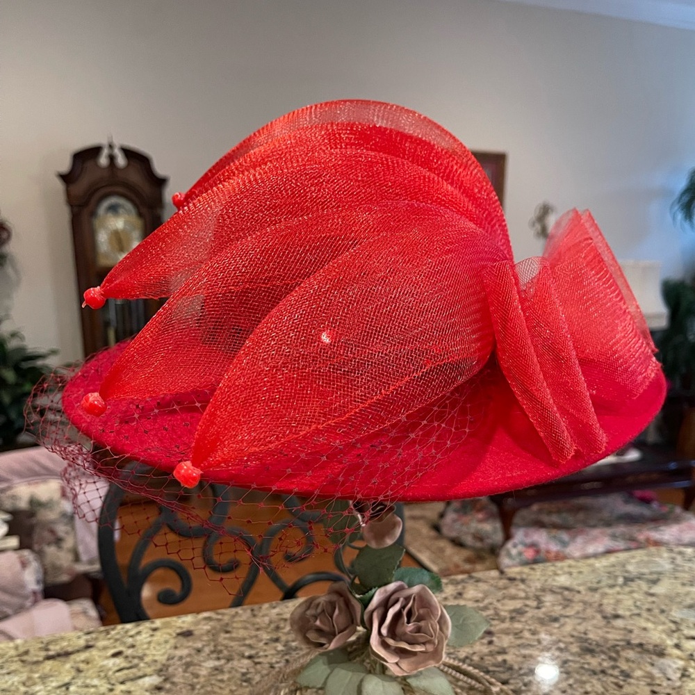 Dress Hat with Decorative Veil - Picture 3 of 5